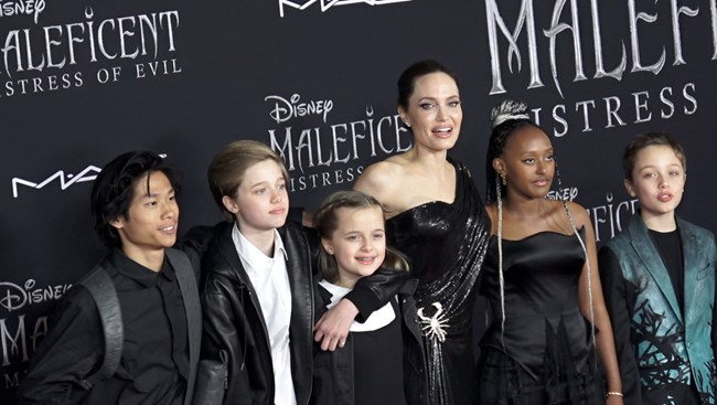 Αντζελίνα Τζολί- Μπραντ Πιτ: Ο ηθοποιός φέρεται να αποσύρει το αίτημα για από κοινού επιμέλεια των έξι παιδιών του
