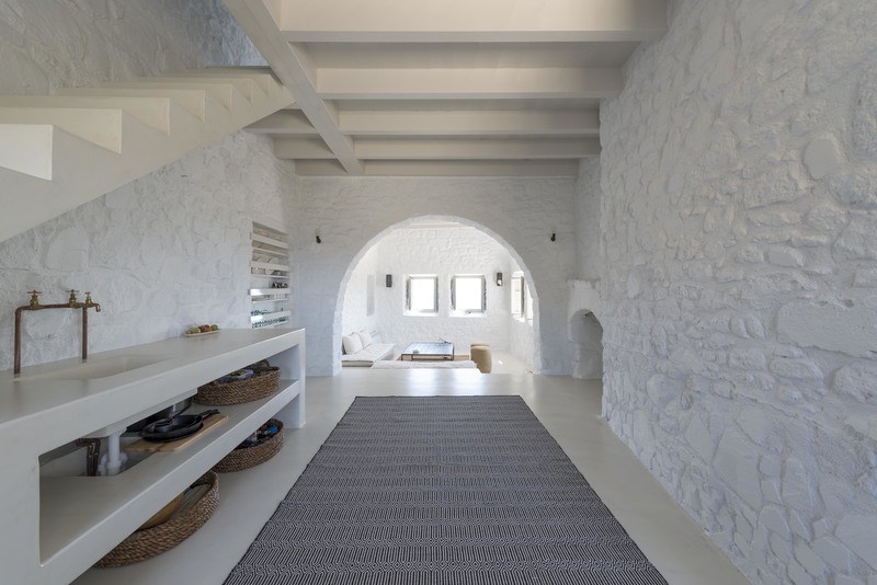 Το ομορφότερο σπίτι του Αιγαίου βρίσκεται στη Νίσυρο. Πώς από αετοφωλιά έγινε πολυτελής κατοικία