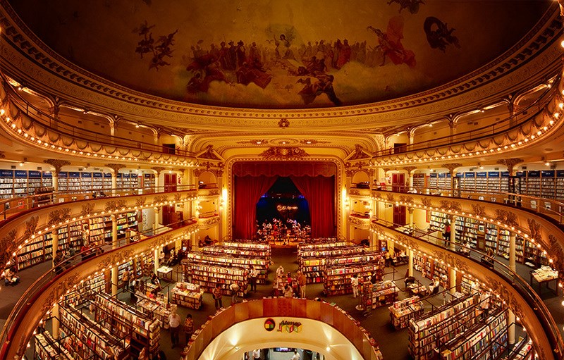Μαγικός χώρος: Το πιο όμορφο βιβλιοπωλείο στον κόσμο είναι ένα θέατρο του 1920