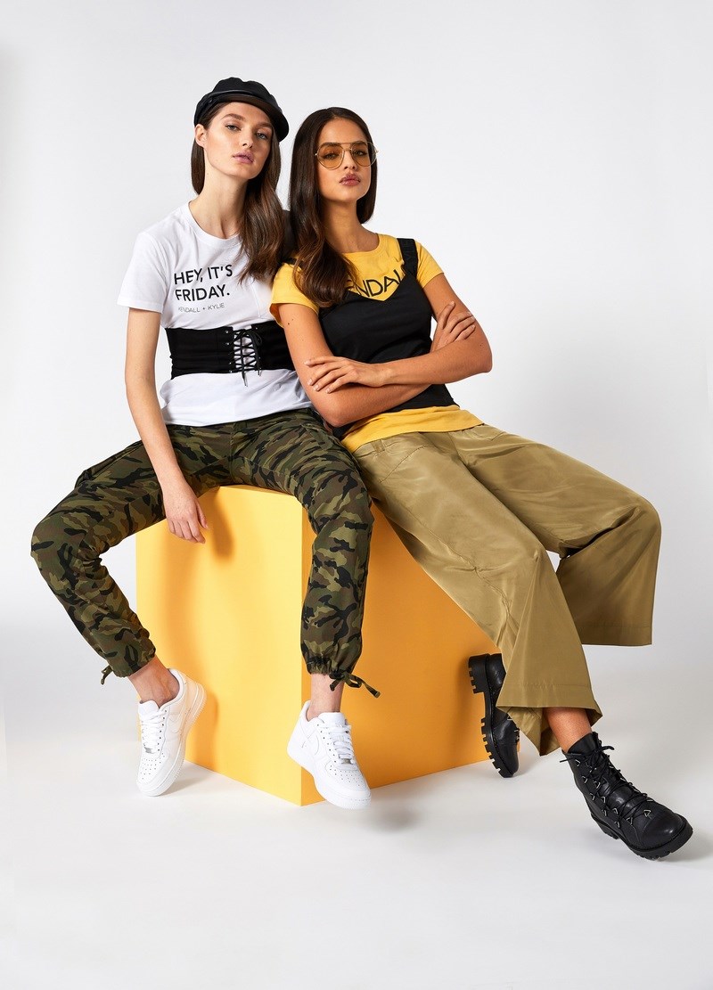Οι δύο αδερφές Kendall και Kylie Jenner σχεδίασαν μια σειρά ρούχων για μεγάλο brand της μόδας