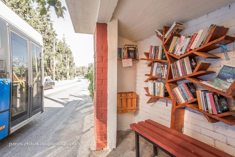 Θεσσαλονίκη: Στάσεις λεωφορείων μετατράπηκαν σε υπέροχες βιβλιοθήκες  