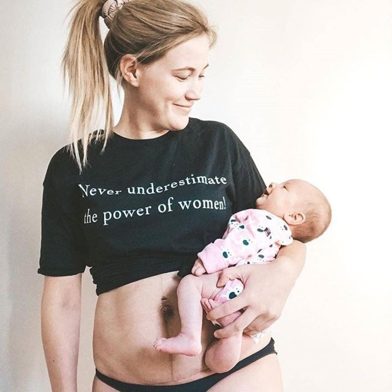 This is postpartum: Η νέα καμπάνια που έχει κατακλύσει το instagram για το σώμα μετά την εγκυμοσύνη