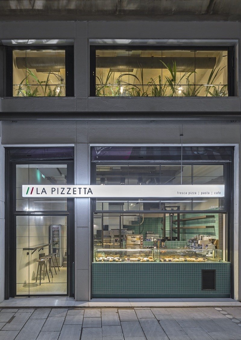 Κανείς δε σταματάει στο ένα κομμάτι: Στο LaPizzetta της Αιόλου η ζύμη φτιάχνεται με μυστική συνταγή