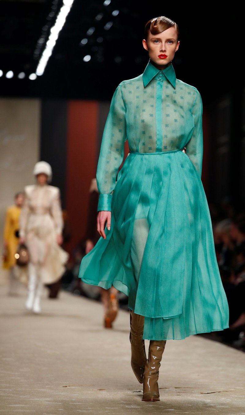 Το τελευταίο σόου του Καρλ Λάγκερφελντ: Ο οίκος Fendi αποχαιρετά τον Κάιζερ της μόδας