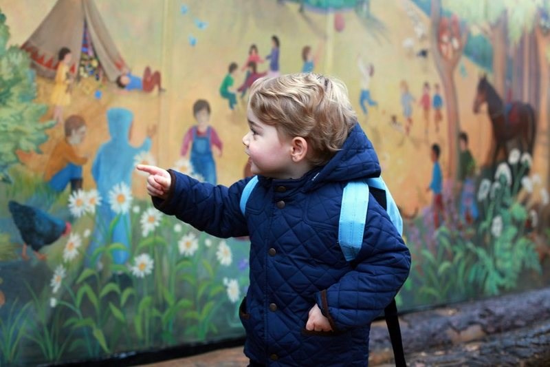 Το μπουφάν του μικρού πρίγκιπα George που φόρεσε την πρώτη μέρα στο νηπιαγωγείο  γίνεται sold out