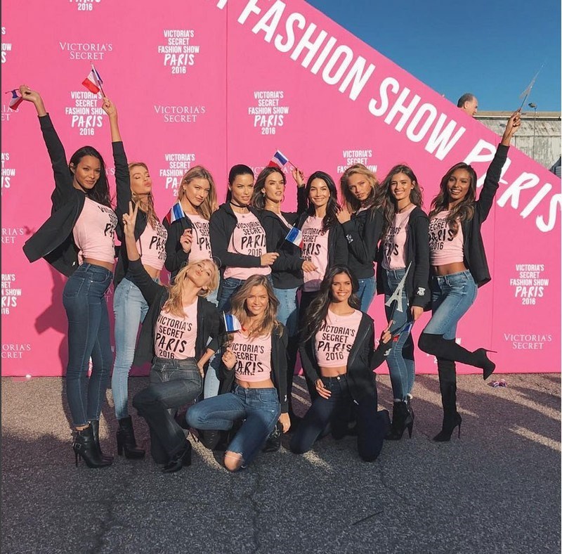 Οι πρόβες και το παρασκήνιο από το σόου της Victoria's Secret στο Παρίσι 