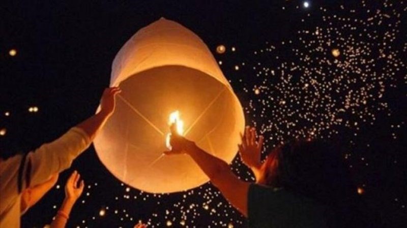 Λεωνίδιο: Το φαντασμαγορικό έθιμο της Ανάστασης, τα 600 φωτισμένα αερόστατα στο νυχτερινό ουρανό