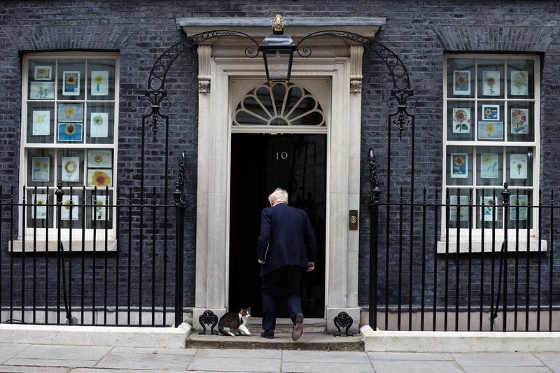 Το κλικ της ημέρας: ήρθε η άνοιξη για τον Λάρρυ, τον πραγματικό Πρωθυπουργό της Βρετανίας