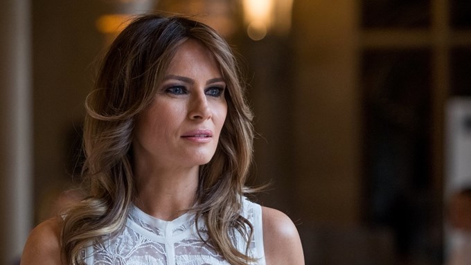 Η Μελάνια Τραμπ το τόλμησε: Εμφανίστηκε με ημιδιάφανο φόρεμα στο ΝΑΤΟ