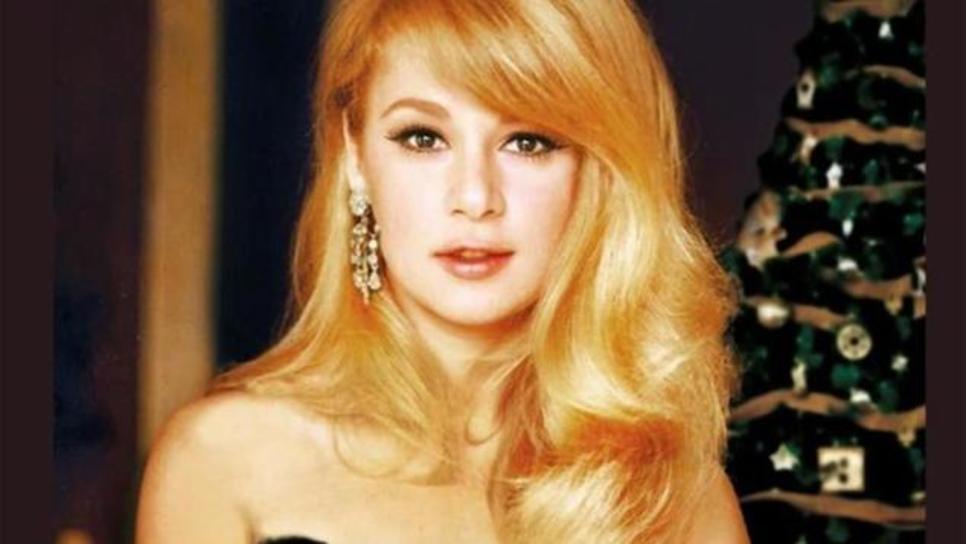 47 χρόνια πριν: Η Αλίκη Βουγιουκλάκη και η Τζένη Καρέζη στην αγκαλιά του Ηλία Καζάν