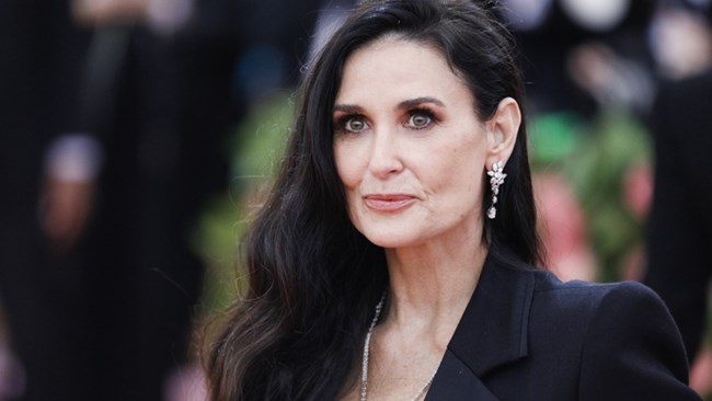 Η Ντέμι Μουρ δίπλα στις γυναίκες με καρκίνο του μαστού χάρη στην "ατρόμητη" θεία της