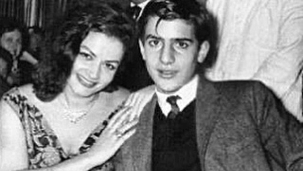 Ζωζώ Σαπουντζάκη: Εντυπωσιακή νύφη στο πλευρό του Ανδρέα Πολίτη πριν από 52 χρόνια