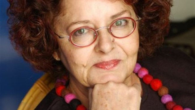 Ευγενία Φακίνου: Τι ήταν αυτό που έκανε την Ντενεκεδούπολη τόσο μοναδική;