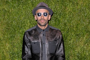 Όταν ο JR κολλούσε στη Λωρίδα της Γάζας χαμογελαστούς Παλαιστινίους και Ισραηλινούς