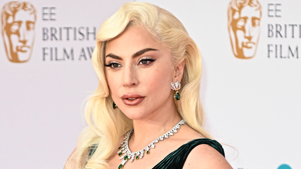 Lady Gaga: Μήπως είναι όντως έγκυος;