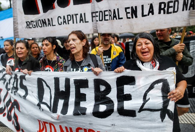 Έφυγε από τη ζωή η Εμπε ντε Μποναφίνι, η φωνή των "Μητέρων της Πλάθα ντε Μάγιο"