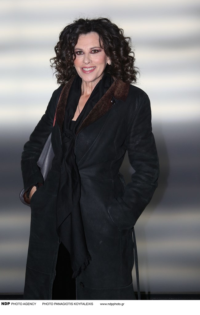 Η Ελευθερία Αρβανιτάκη φόρεσε το παλτό που θα σε κρατήσει ζεστή -και κομψή- στα κρύα