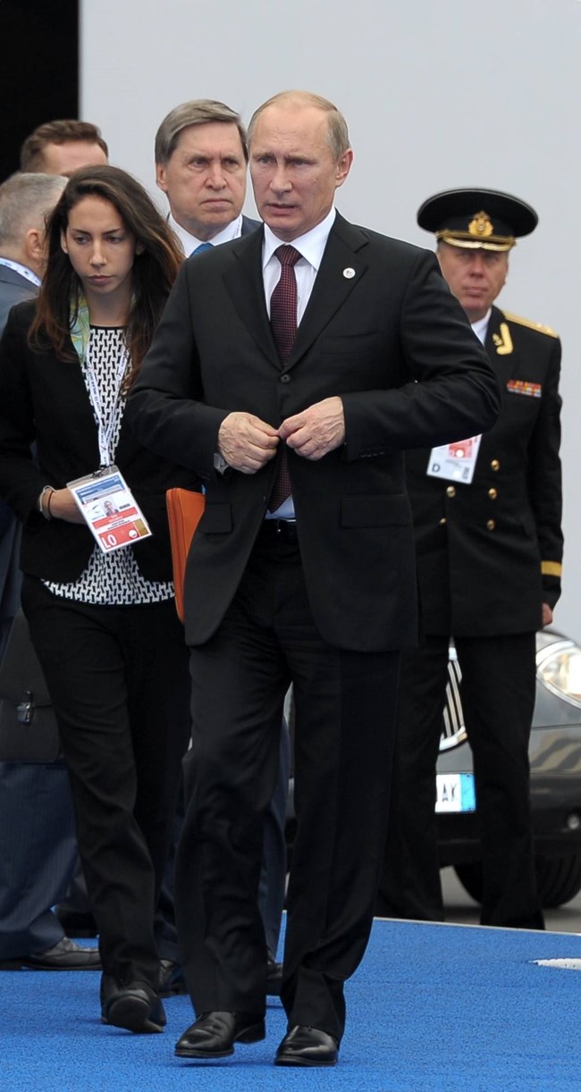 Η "κολλητή" του Πούτιν αναγκάζει γυναίκες εργάτριες να βγάζουν τα ρούχα τους πριν ξεκινήσουν την δουλειά