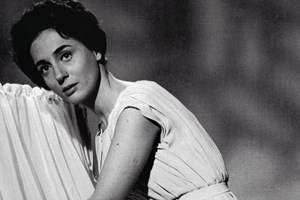 Έλλη Λαμπέτη: Η άγνωστη "θετή" της κόρη και η δικαστική διαμάχη με τους γόνεις της