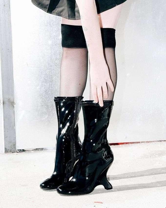 Η νέα συλλογή παπουτσιών του Jeffrey Campbell θα ενθουσιάσει τις shoe lovers