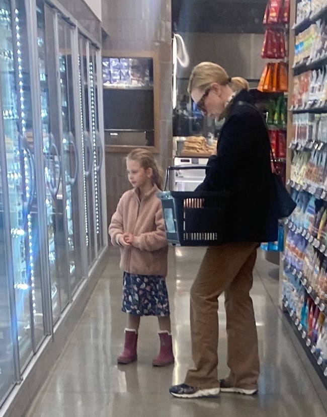 Κέιτ Μπλάνσετ: Πιο cool από ποτέ εθεάθη πριν την τελετή των Oscar μαζί με την κόρη της να κάνουν ψώνια