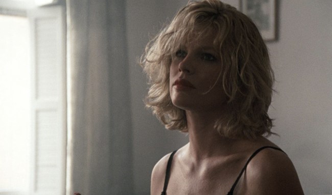 Η Κιμ Μπάσιντζερ θα παίζει και πάλι στο remake των 9½ εβδομάδων