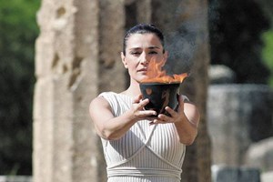 Μαρία Ναυπλιώτου: Η βραδινή έξοδος με one shoulder ολόσωμη φόρμα στο Καλλιμάρμαρο