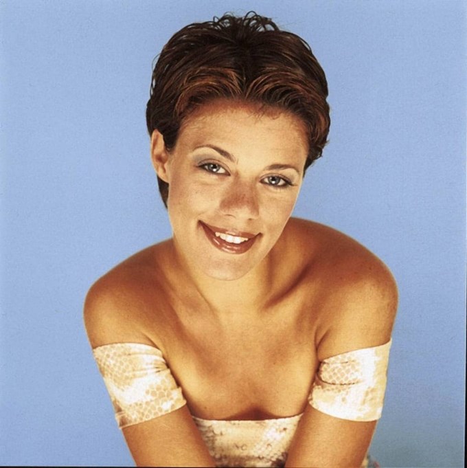 24 χρόνια πριν: Η Ζέτα Μακρυπούλια με πολύ κοντά μαλλιά