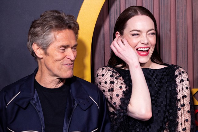 Γουίλεμ Νταφόε, Έμα Στόουν