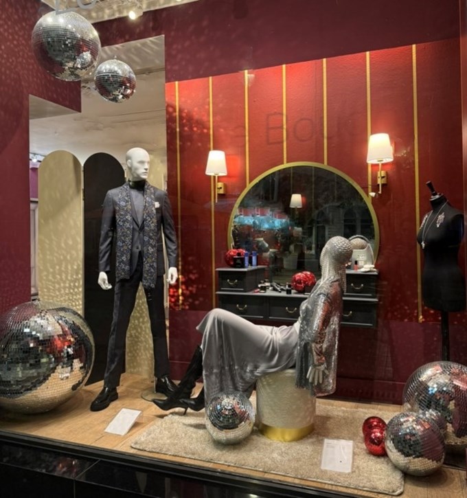 Μαγικά Χριστούγεννα στα πολυκαταστήματα notos