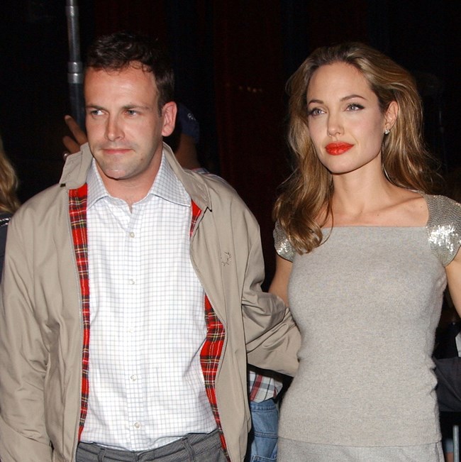 Ο "άγνωστος" πρώτος σύζυγος της Αντζελίνα Τζολί αποκαλύπτει