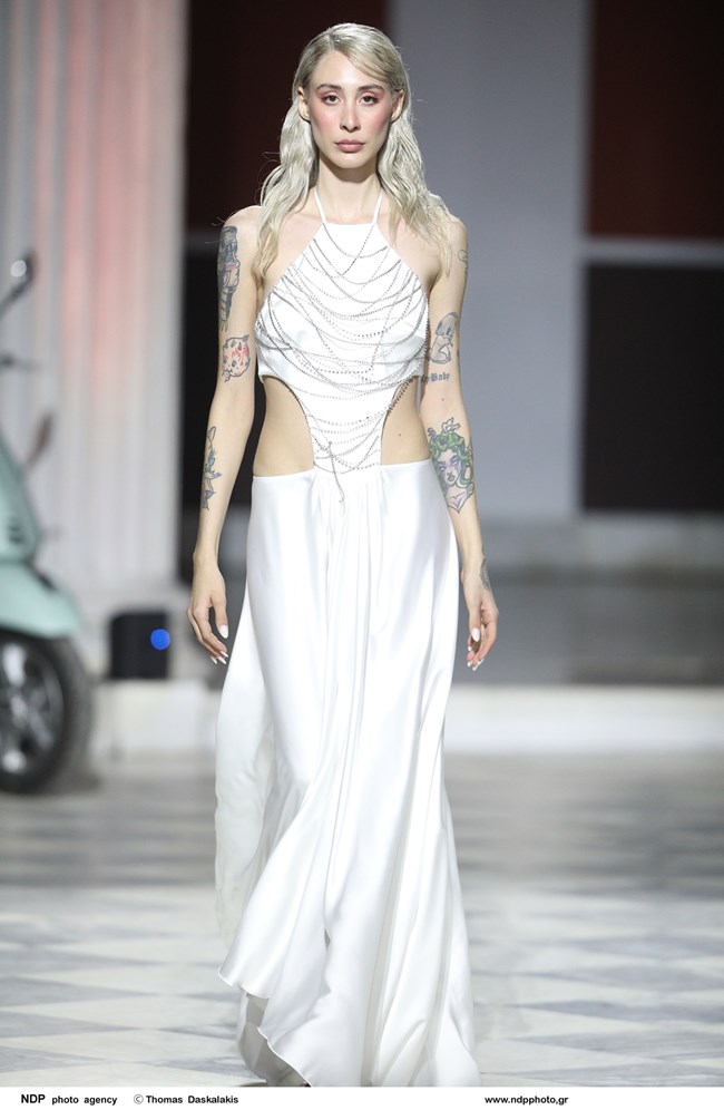 Κιάρα Μαρκέζη: Η εγγονή του Άκη Τσοχατζόπουλου στην πασαρέλα της Athens Fashion Week