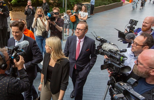 Αθώος ο Κέβιν Σπέισι για όλες τις κατηγορίες σεξουαλικής κακοποίησης ανδρών