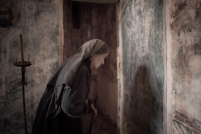 Φόνισσα ταινία, Καρυοφυλλιά Καραμπέτη