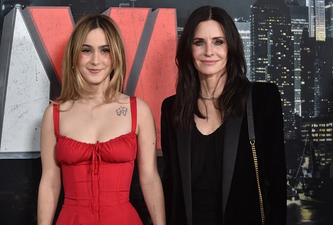 Η σπάνια εμφάνιση της Κόρτνεϊ Κοξ με την κόρη της στο κόκκινο χαλί