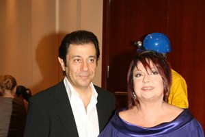 30 χρόνια πριν: Όταν η Ελένη Ράντου παντρεύτηκε από "οίκτο" με τον Βασίλη Παπακωνσταντίνου