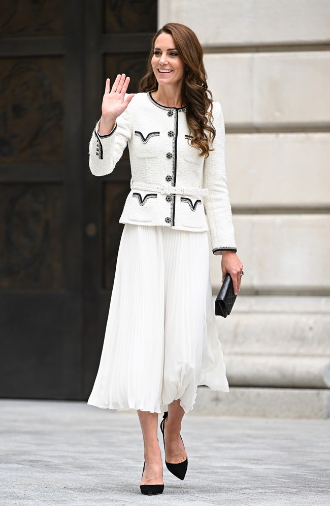 Κέιτ Μίντλετον: Εξαιρετικά κομψή με black&white σύνολο