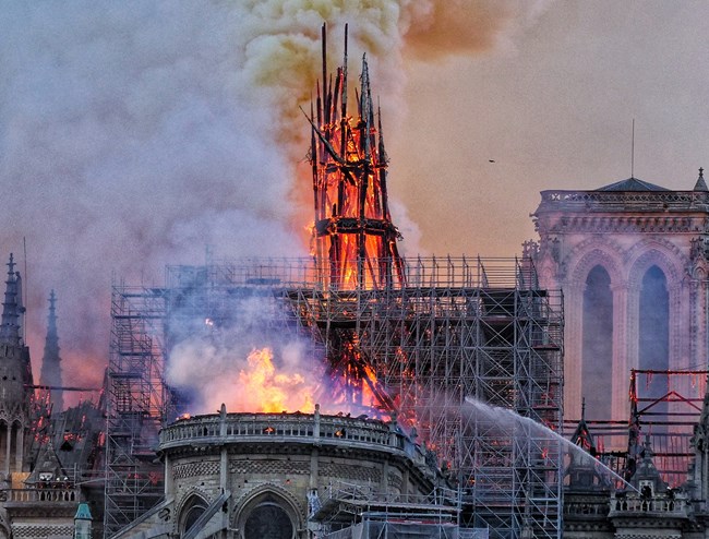 Παναγία των Παρισίων: Η "αναγέννησή" της πέντε χρόνια μετά την καταστροφική φωτιά
