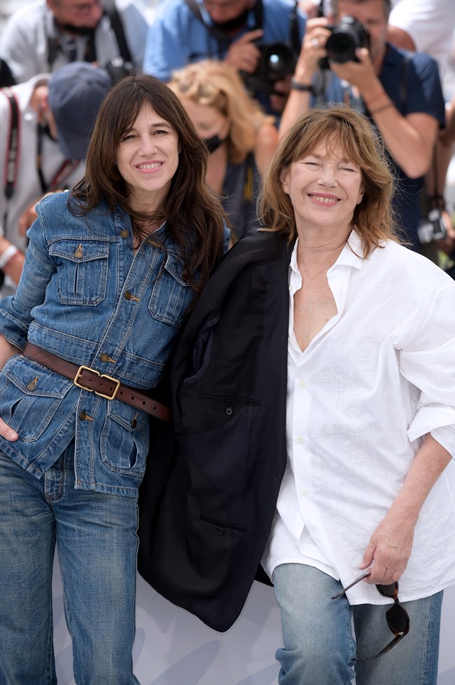 σαρλοτ_γκενσμπουρ