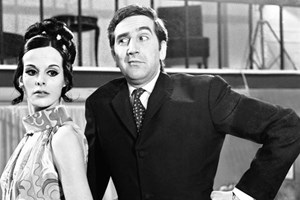 60 χρόνια πριν: Η Έλενα Ναθαναήλ με iconic φόρεμα που ήταν η απόλυτη τάση στα 60s