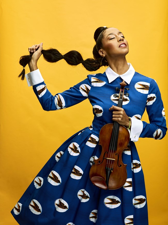 YILIAN CAŇIZARES & RESILIENCE TRIΟ: "Η νέα Cubana diva με τη φωνή και το βιολί"