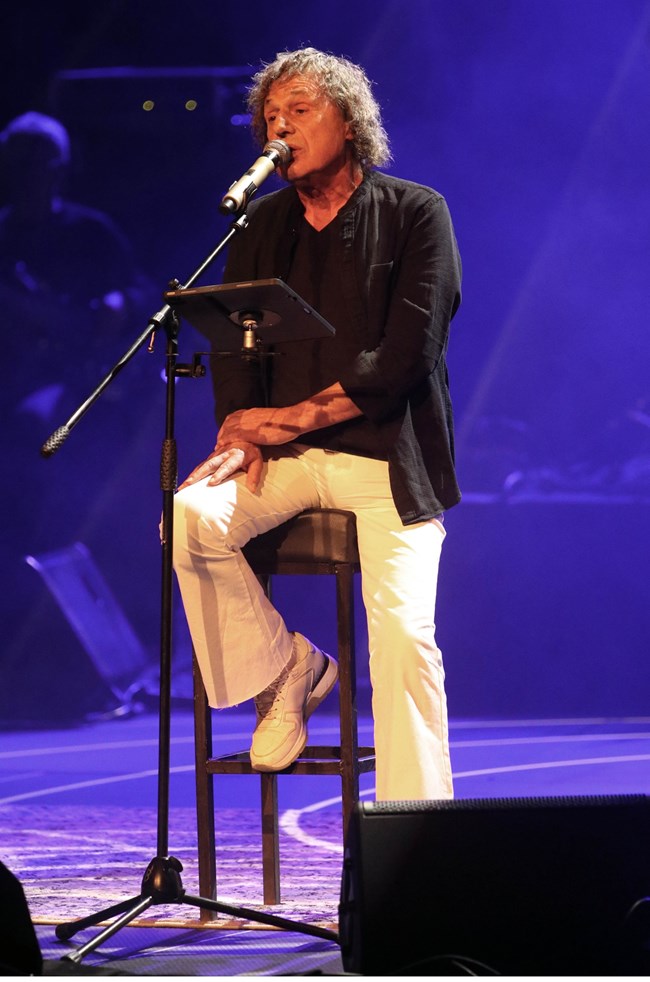 Βασίλης Παπακωνσταντίνου: Η βοήθεια από ψυχίατρο και το μυστικό του γάμου με την Ελένη Ράντου