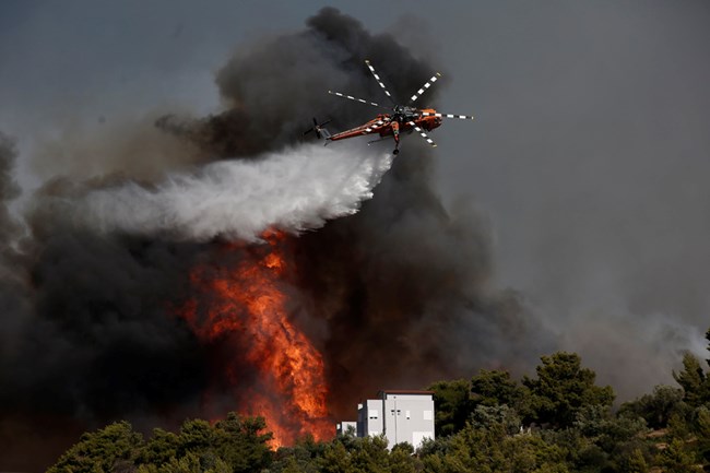Φωτιά στην Πεντέλη: Σε ποιες περιοχές έχει φτάσει η πυρκαγιά