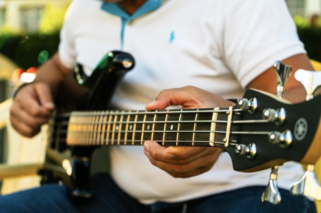 Φυλακές Κορυδαλλού: όταν παρακολουθήσαμε τη μοναδική συναυλία των κρατούμενων πίσω από τις πόρτες ασφαλείας