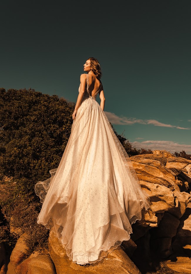 ALKMINI: Η Αλκμήνη Τριγωνάκη σχεδιάζει το νυφικό που ονειρεύεσαι σε ένα από τα πιο σημαντικά κτίρια της Θεσσαλονίκης