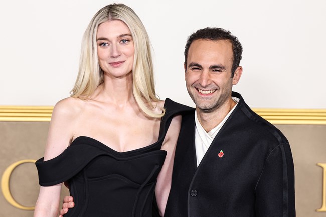 the crown, ελίζαμπεθ ντεμπίκι, χάλιντ