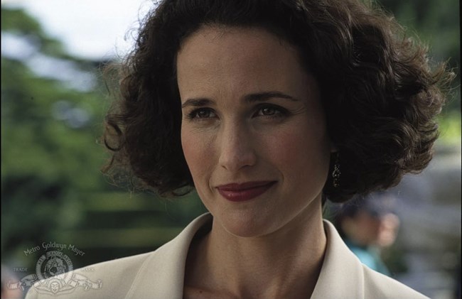 Αντι Μακ Ντάουελ, τέσσερις γάμοι και μια κηδεία