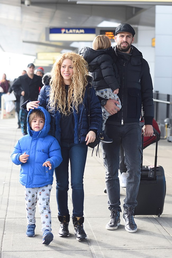 Σακίρα: " Έμαθα ότι ο Πικέ με απάτησε την ώρα που ο πατέρας μου ήταν στη ΜΕΘ"