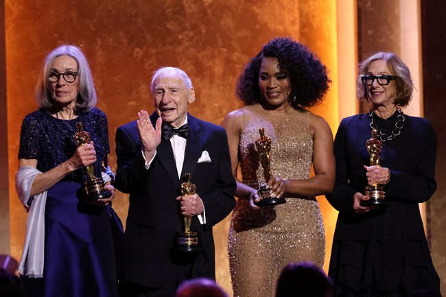 Μελ Μπρουκς, Άντζελα Μπάσετ