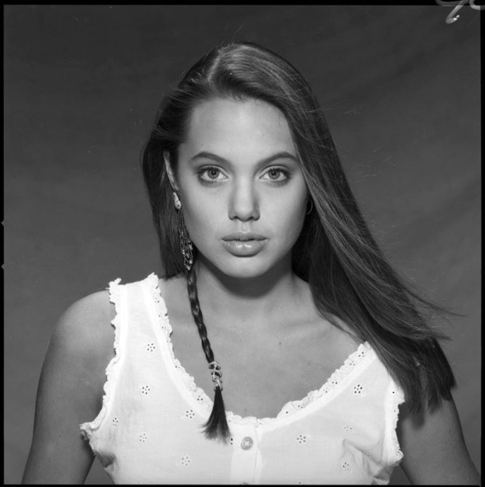 Angelina Jolie 1987
